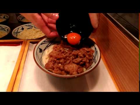 牛すき釜玉 卵投入