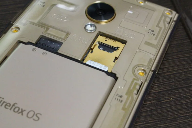 稀少品！Fx0 LGL25 Firefox OS スマートフォン 本体 au、国内初のFirefox OSスマートフォン「Fx0」を12/25より発売