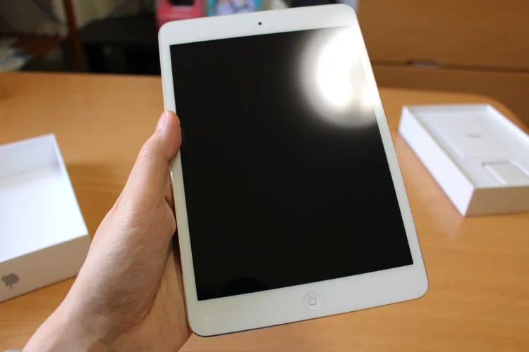 新品同様のiPad mini 2を通常価格より安く入手。Apple Storeの整備済 