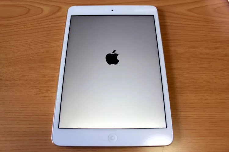 新品同様のiPad mini 2を通常価格より安く入手。Apple Storeの