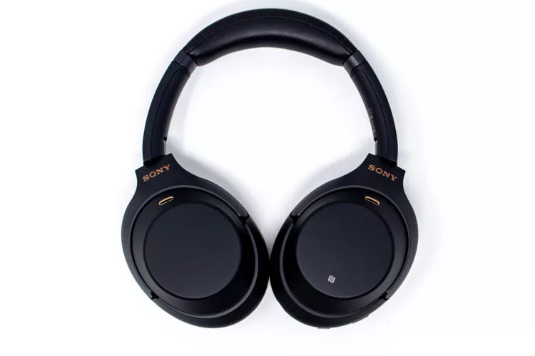 作業に集中するためのマストアイテム。SONYノイズキャンセリング