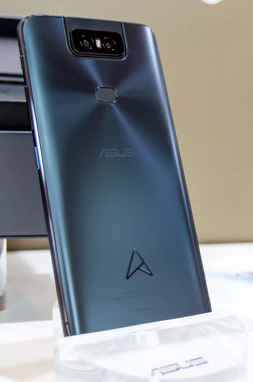 ASUS - ASUS ZenFone6 128GB 6GBモデル トワイライトシルバー 革新的なフリップカメラ搭載「ZenFone 6」タッチ＆トライ | Time